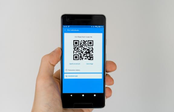 Fraudes via Pix crescem no Brasil, e criminosos profissionalizam golpes com engenharia social 