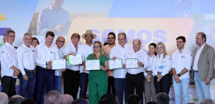 Ivana Bastos destaca papel do Parlamento no fortalecimento do agro durante abertura da Bahia Farm Show 2026