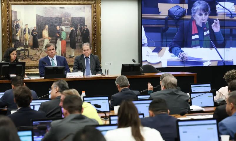 Comissão da Câmara aprova redução da maioridade penal para 16 anos