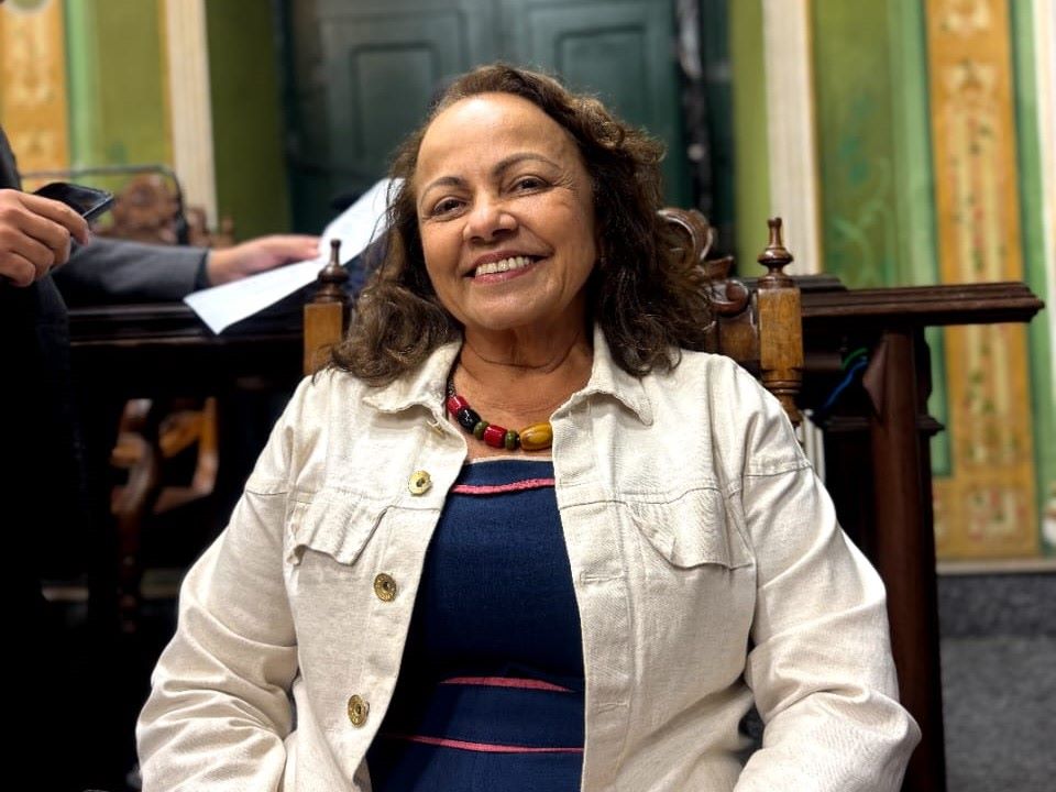 “Abandonou a saúde de Salvador e finge ter capacidade para fazer algo pelo estado”, dispara Aladilce sobre ACM Neto