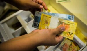 Leia mais sobre o artigo INPC, inflação usada para reajustar salários, soma 4,42% em 12 meses