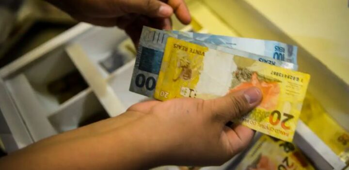 INPC, inflação usada para reajustar salários, soma 4,42% em 12 meses