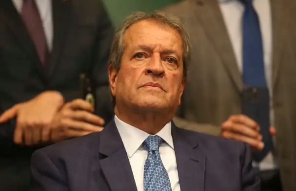 Imprensa nacional já confirma apoio de ACM Neto a Flávio Bolsonaro