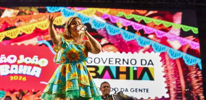São João no Pelourinho reúne multidão com shows de Canários do Reino, Mastruz com Leite, Falamansa e outras atrações nesta segunda-feira
