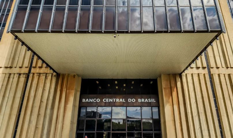 Déficit do setor público em maio foi de R$ 56 bilhões, informa BC