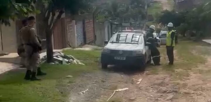 Moradores do Bosque de Arembepe denunciam corte de energia e prometem acionar Ministério Público e Justiça