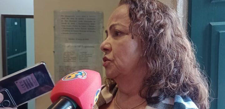 Aladilce expõe abandono da saúde em Salvador