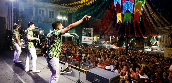 São João da Bahia 2026 bate novo recorde, com 2 milhões de turistas e receita de R$ 2,5 bilhões