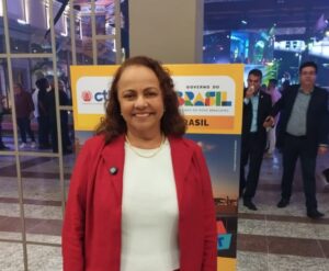 Leia mais sobre o artigo Na inauguração do VLT, Aladilce critica sistema municipal de transporte:  “Frota sucateada”