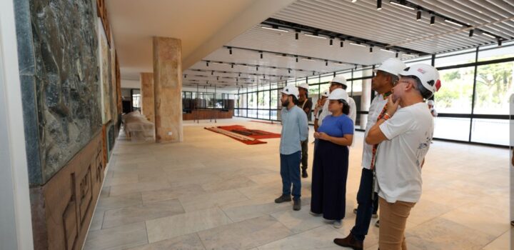 Jerônimo Rodrigues visita obra do Teatro Castro Alves, que reabre ao público em 1º de julho