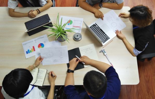 Empresas mudam decisões e adotam cautela em razão do momento eleitoral