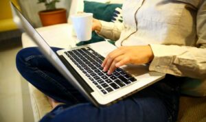 Leia mais sobre o artigo AGU notifica Google para remover perfis que promovem apostas ilegais