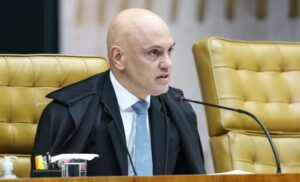 Leia mais sobre o artigo Moraes dá 10 dias para PF ouvir Flávio em caso de calúnia contra Lula
