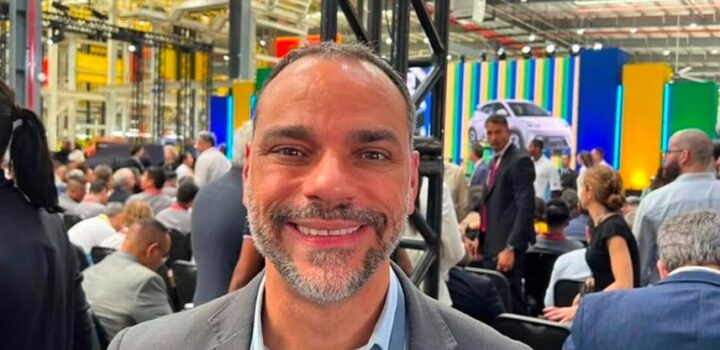 Augusto Vasconcelos celebra mais de 5 mil empregos na BYD