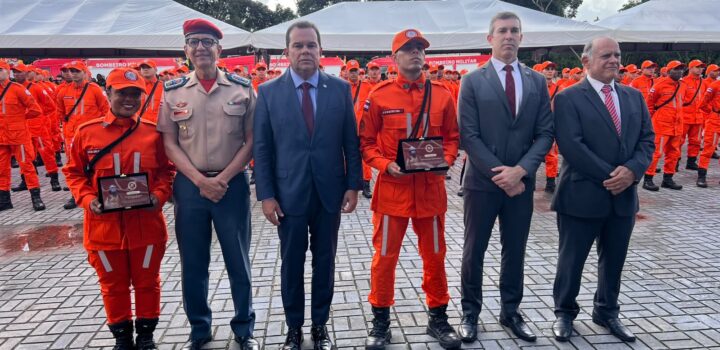 Geraldinho ressalta fortalecimento do Corpo de Bombeiros durante formatura de 215 novos soldados