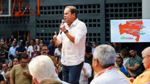 Leia mais sobre o artigo Geraldo Junior dispara: “Nem o pai, nem o filho, nem o neto”, diz durante encontro com candidatos