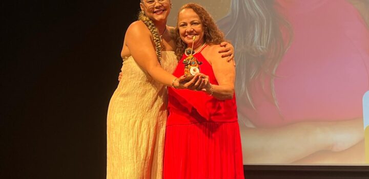 Vereadora Aladilce é homenageada no Prêmio Tereza de Benguela