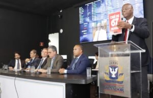 Leia mais sobre o artigo Hamilton Assis e Hilton Coelho acionam MP para investigar concurso da Educação