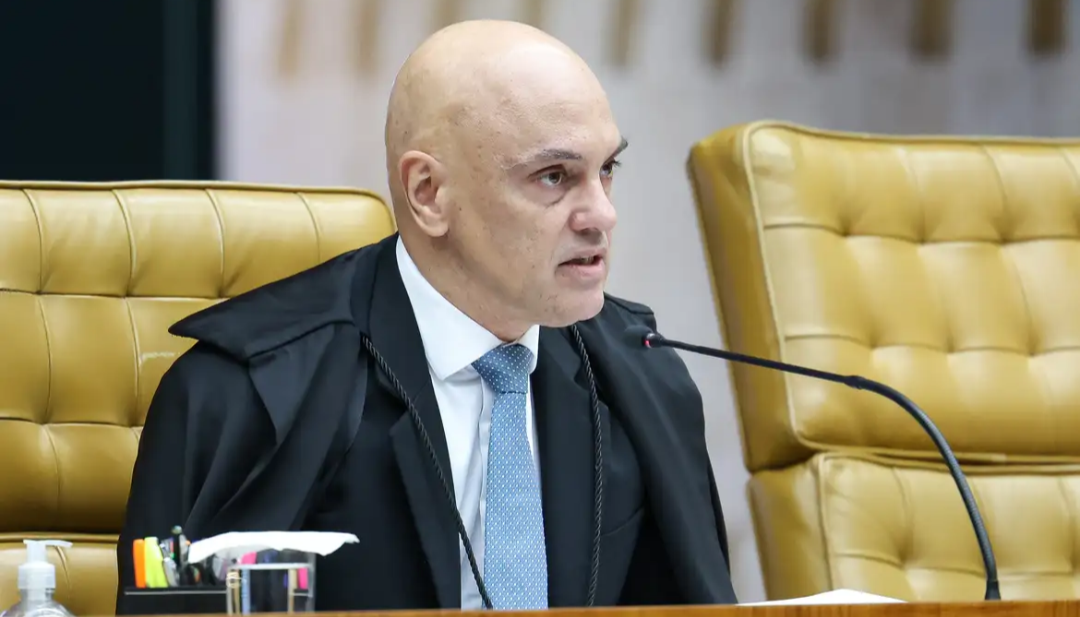Moraes dá 48 horas para Bolsonaro informar se autorizou vídeo com IA