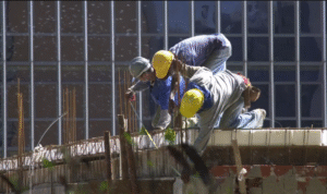 Leia mais sobre o artigo Envelhecimento da mão de obra amplia desafio da construção civil: Setor enfrenta dificuldade para renovar a força de trabalho