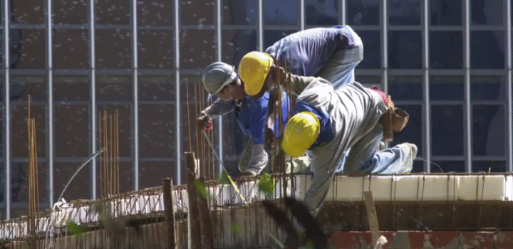 Envelhecimento da mão de obra amplia desafio da construção civil: Setor enfrenta dificuldade para renovar a força de trabalho