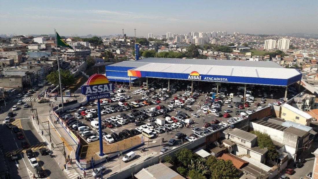 Assaí ganha market share, reduz alavancagem e atinge receita bruta de R$ 21,4 bilhões no 2ºtri