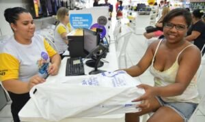Leia mais sobre o artigo Volume de serviços fica estável (0,0%) em junho