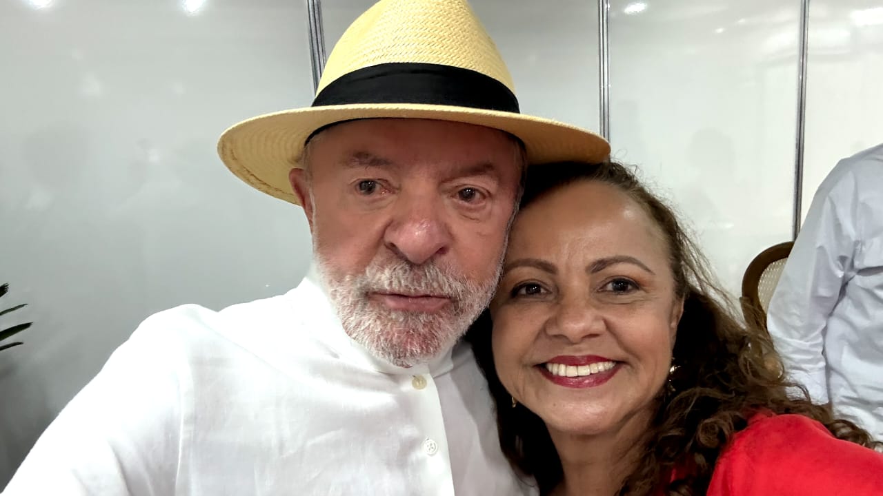 Aladilce e Jailma foram chamadas ao palco da convenção pelo governador Jerônimo