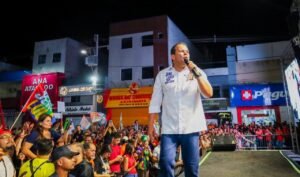 Leia mais sobre o artigo Geraldinho destaca a força da chapa governista no primeiro comício da campanha de reeleição