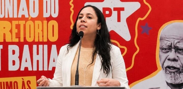 “ACM Neto silencia sobre invasão na UFBA para esconder passado truculento do avô”, afirma Ana Carolina