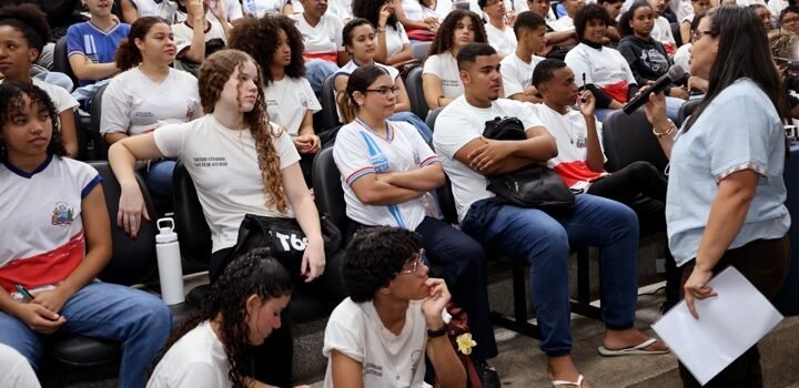 I Circuito Enem mobiliza estudantes de três escolas estaduais em Salvador