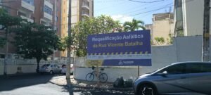 Leia mais sobre o artigo Prefeitura de Salvador instala placas em esquinas e impede ir e vir da população