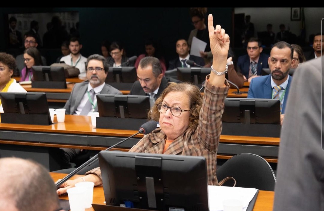 Lídice diz que avanço no Ideb desmonta discurso negacionista da oposição
