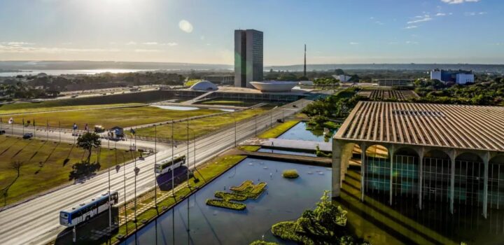 Brasil rebaixa relação com Argentina após novos insultos de Milei