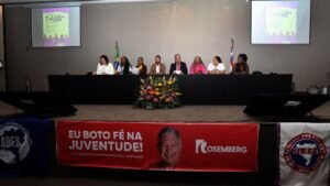 Leia mais sobre o artigo Juventude baiana discute participação social e políticas públicas em ato na Alba