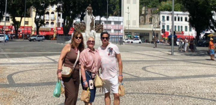 Agentes de viagens da Espanha conhecem atrativos turísticos de Salvador e Praia do Forte