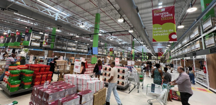 Ferreira Costa completa 142 anos em meio à transformação do consumo em panorama global