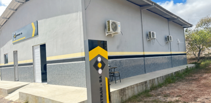 Nova escola, obras em rodovias e serviços públicos ampliam atendimento à população de municípios baianos