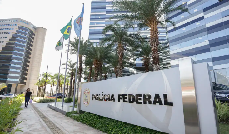 PF envia a Gilmar e Zanin íntegra de material do celular de Vorcaro