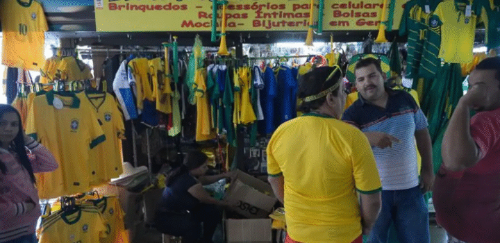 Vendas no comércio caem 0,8% em julho, com “ressaca” da Copa do Mundo