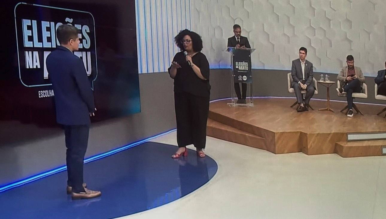 Sem fugir da réplica, jornalista premiada desconcerta ACM Neto em sabatina da TV Aratu