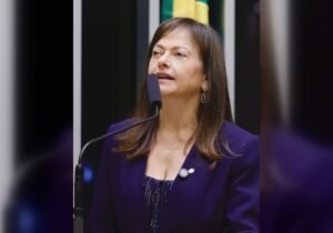 Leia mais sobre o artigo Alice Portugal classifica como “deboche” a permissão para a ViaBahia voltar a disputar estradas baianas