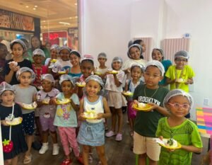 Leia mais sobre o artigo Shopping Center Lapa realiza replay da oficina gratuita de Morango Cravejado para crianças
