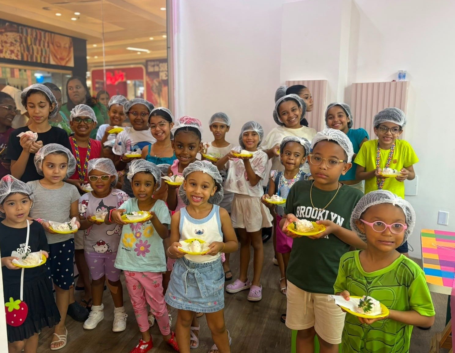 Shopping Center Lapa realiza replay da oficina gratuita de Morango Cravejado para crianças