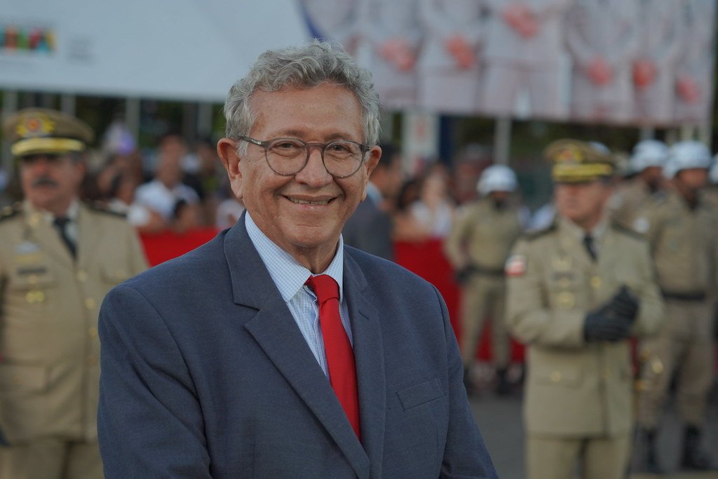 Alba concede Comenda 2 de Julho ao prefeito Luiz Caetano