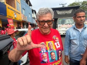 Leia mais sobre o artigo Caetano cobra de ACM Neto o destino de R$ 200 milhões recebidos de Vorcaro