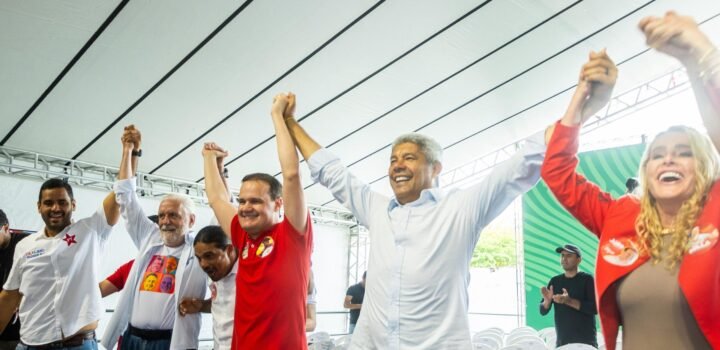 “Pesquisas confirmam: O clima na Bahia inteira é de chegada muito forte do time de Jerônimo e Lula”, afirma Júlio Pinheiro