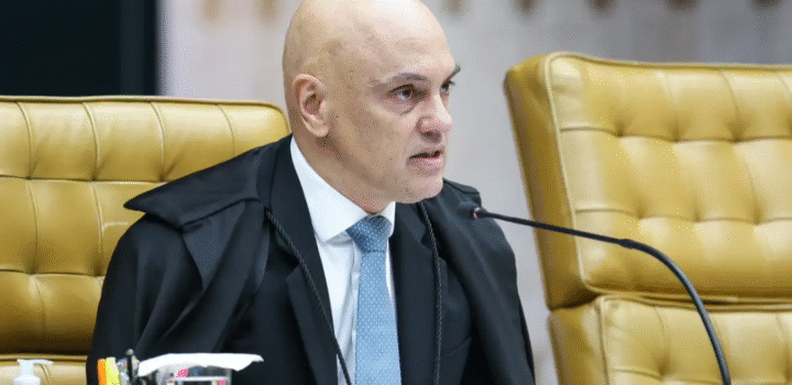 Moraes encaminha a Fachin pedido de investigação contra Mendonça
