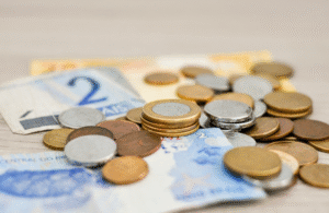 Leia mais sobre o artigo Problemas financeiros afetam saúde mental de 89% dos brasileiros, aponta Serasa