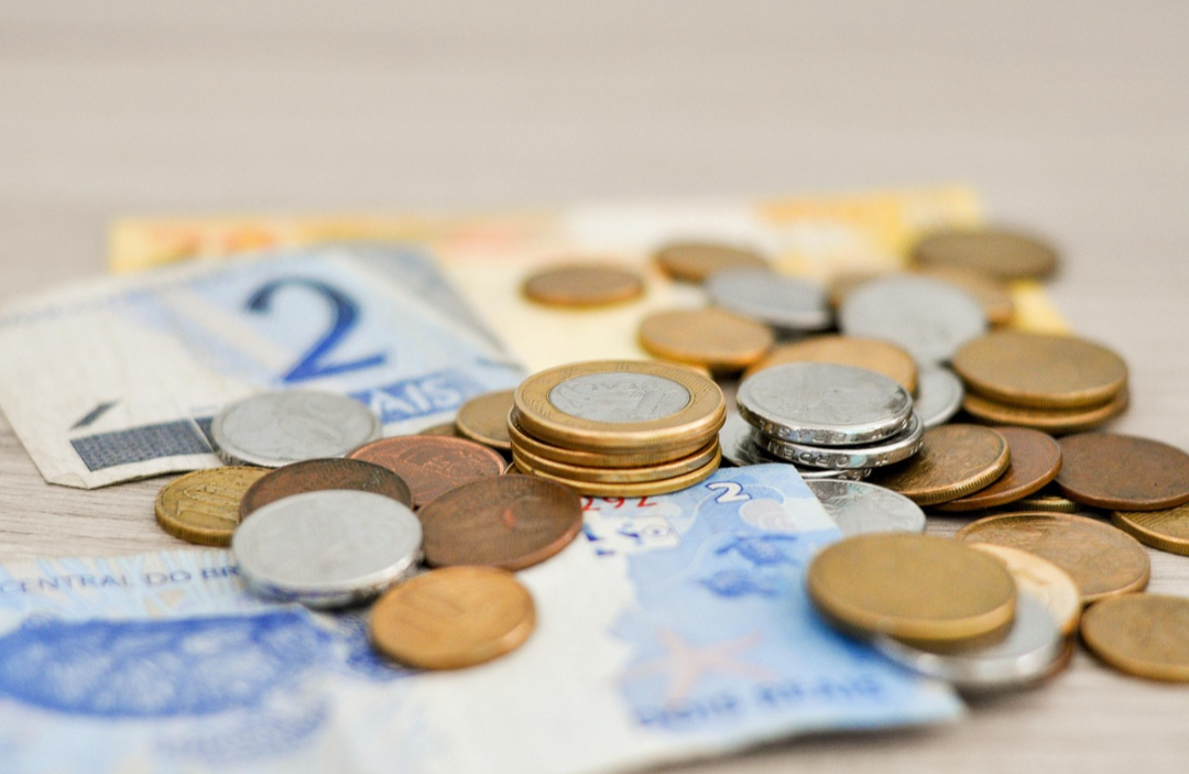 Problemas financeiros afetam saúde mental de 89% dos brasileiros, aponta Serasa